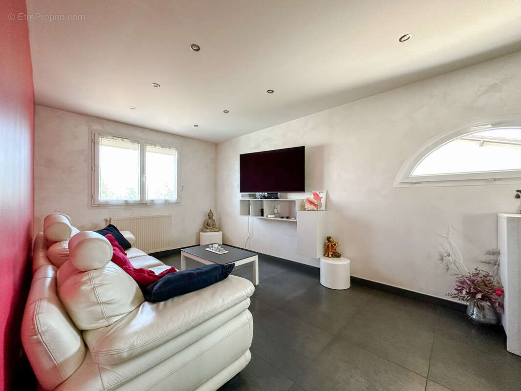 Maison à CLONAS-SUR-VAREZE