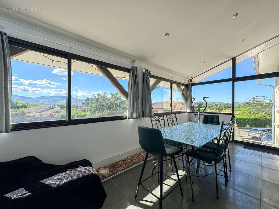 Maison à CLONAS-SUR-VAREZE