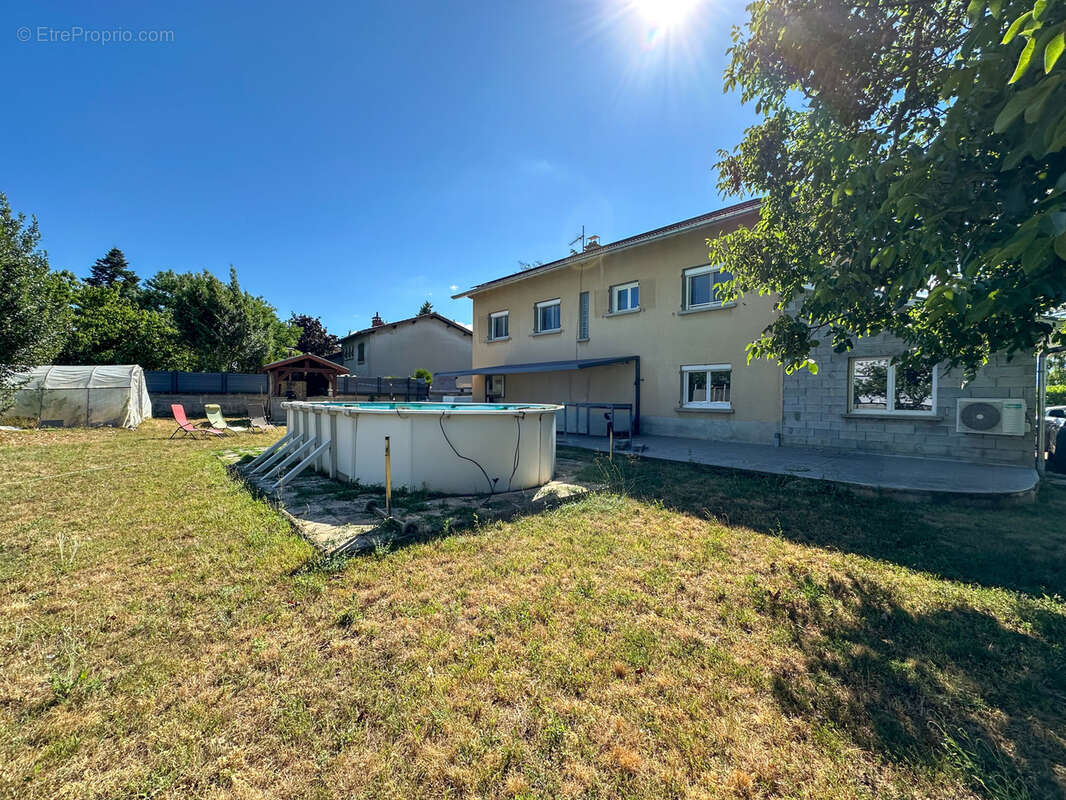 Maison à CLONAS-SUR-VAREZE