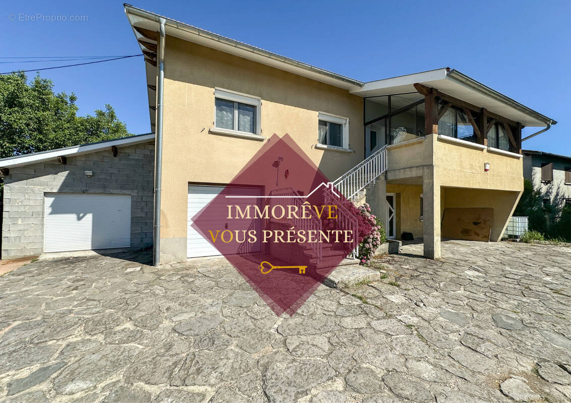 Maison à CLONAS-SUR-VAREZE