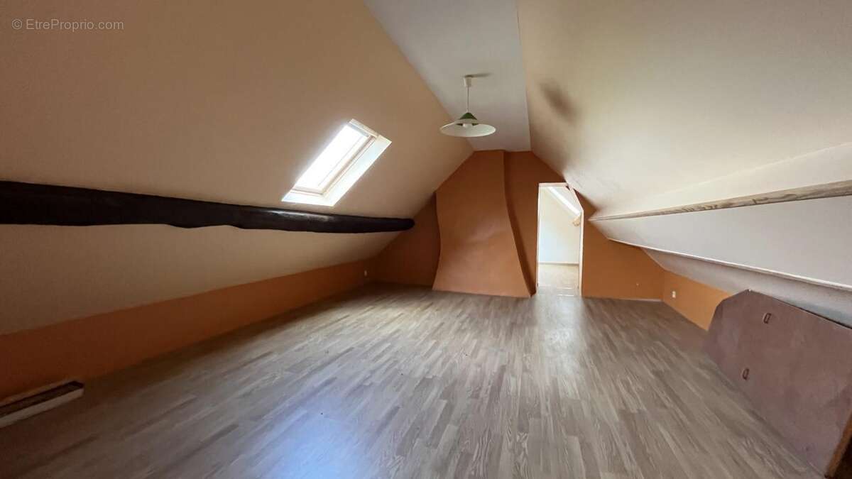 Maison à LA COMELLE