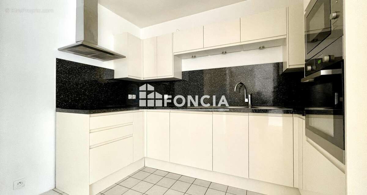 Appartement à LE PLESSIS-ROBINSON