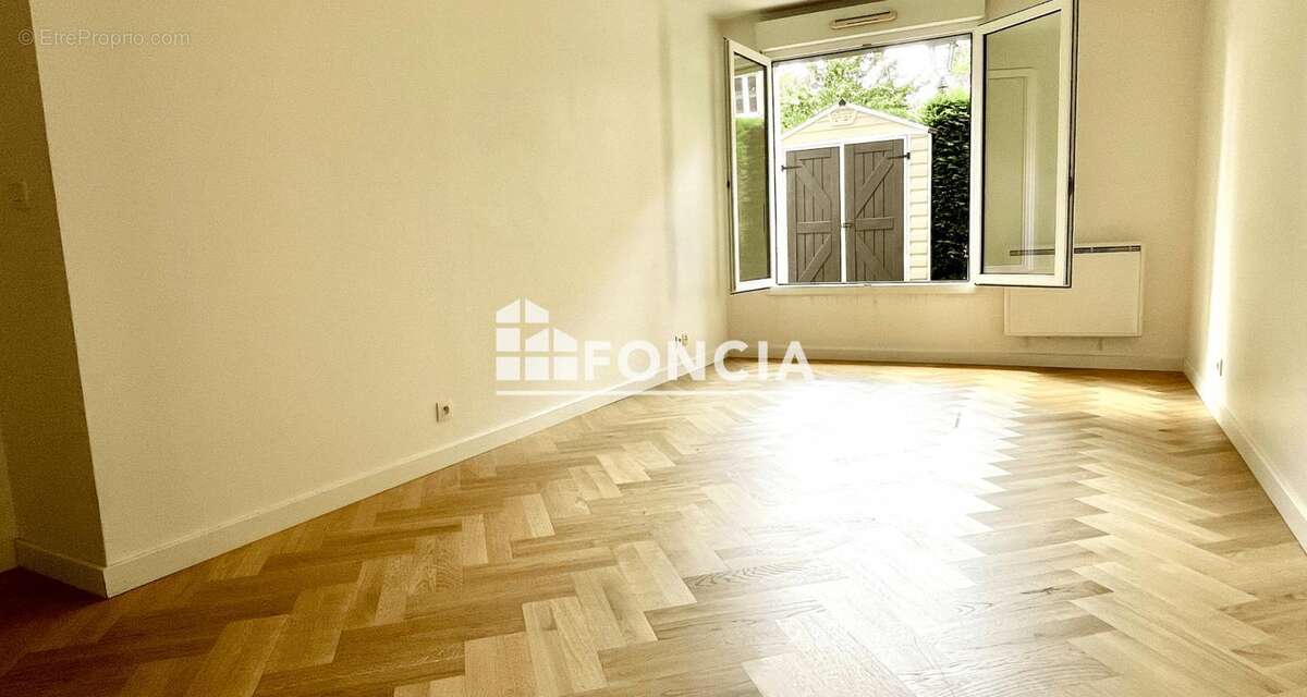 Appartement à LE PLESSIS-ROBINSON