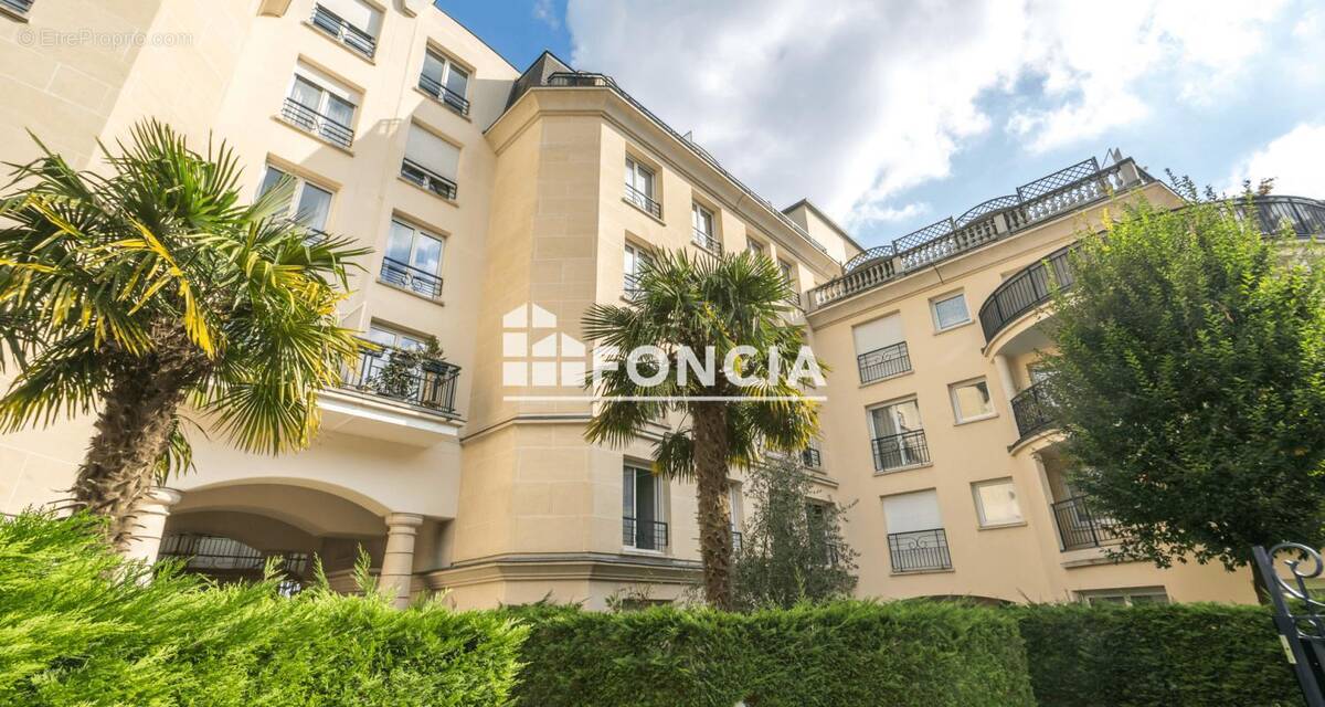 Appartement à LE PLESSIS-ROBINSON