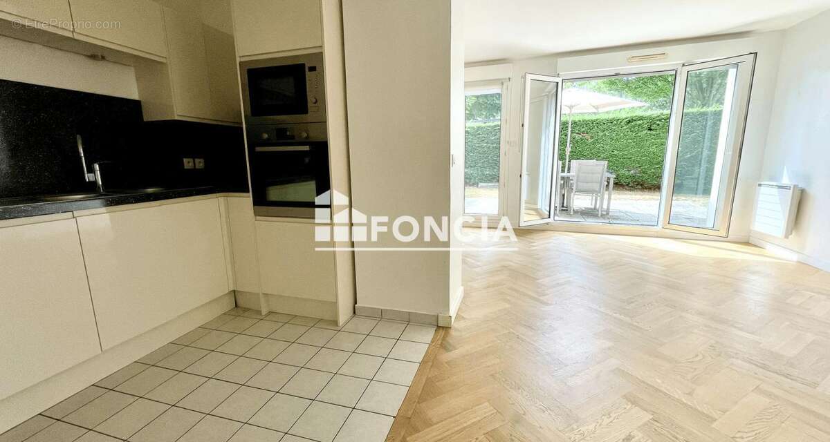 Appartement à LE PLESSIS-ROBINSON