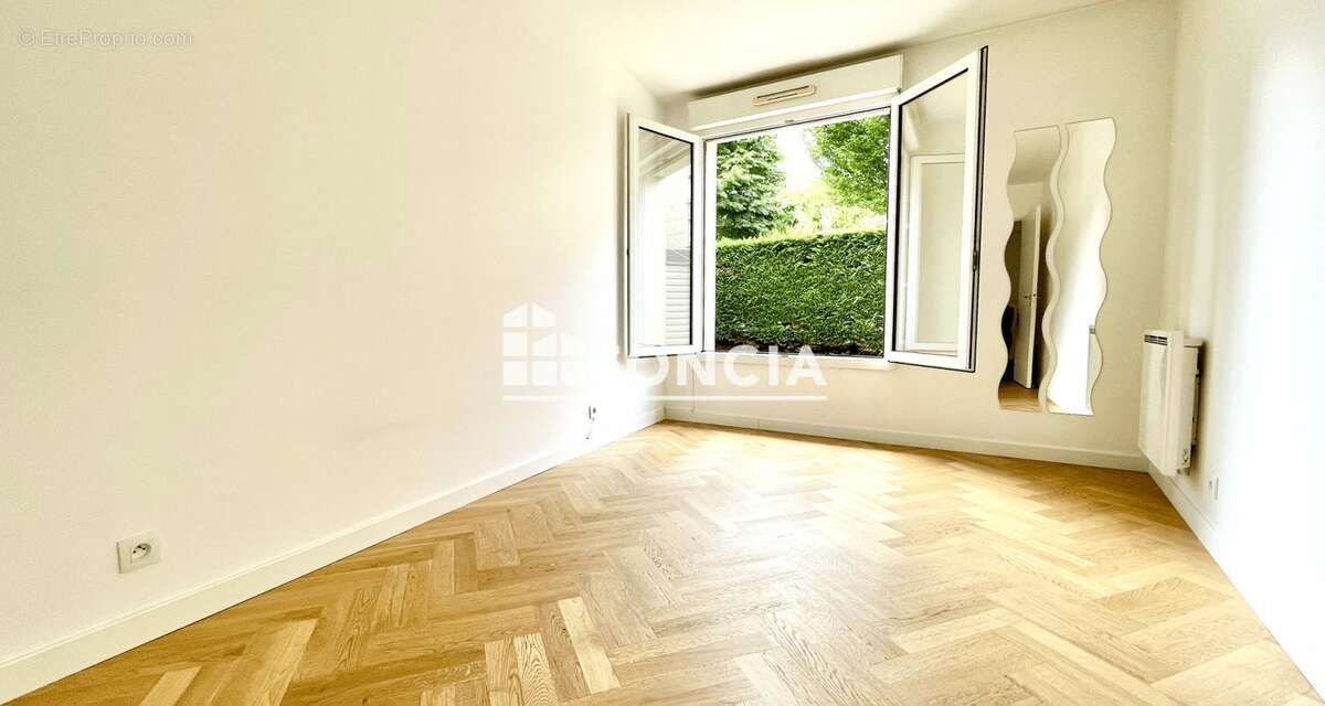 Appartement à LE PLESSIS-ROBINSON