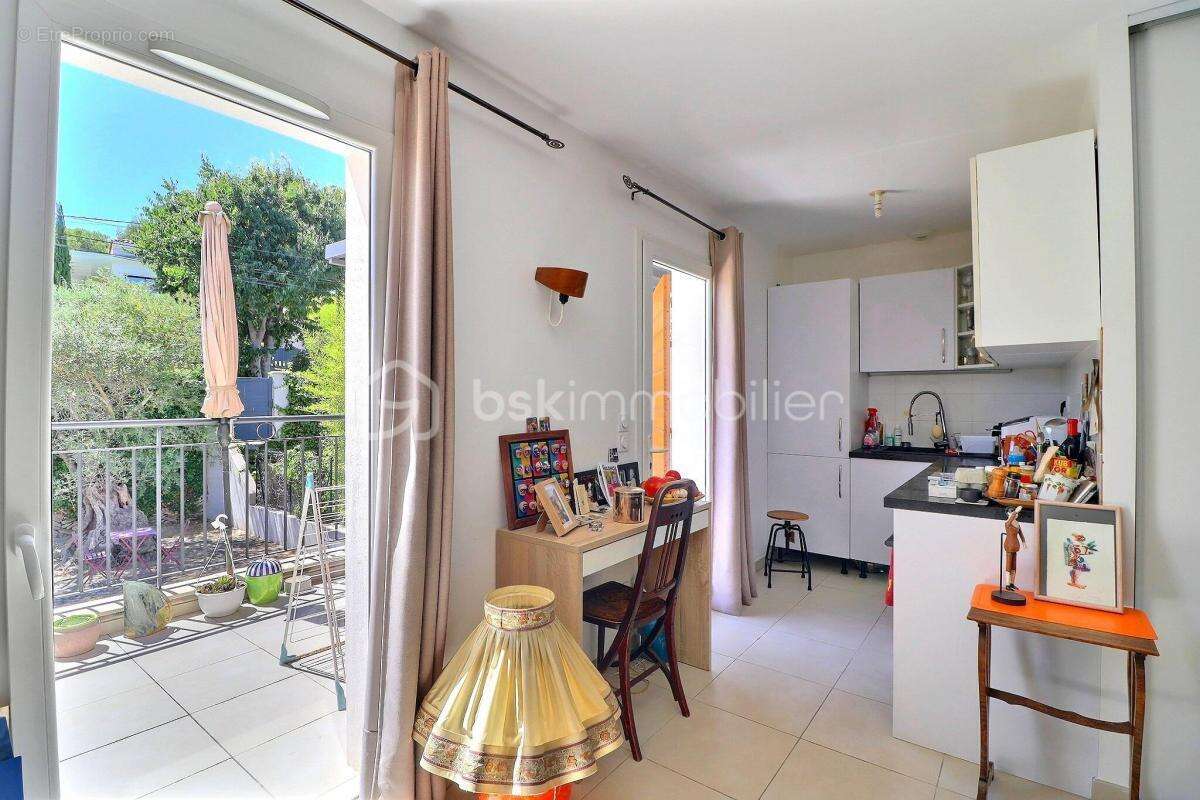 Appartement à SAINT-CYR-SUR-MER