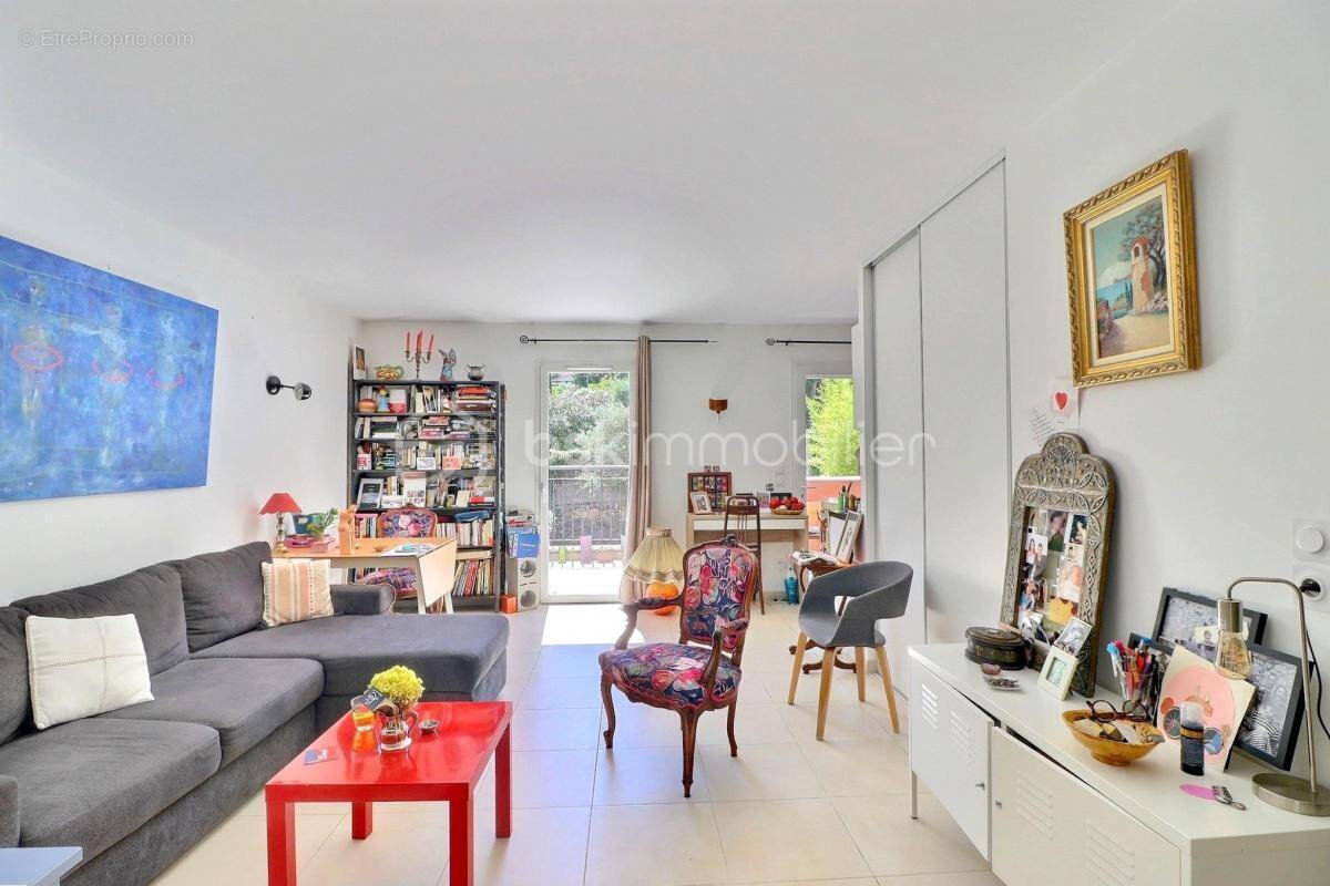 Appartement à SAINT-CYR-SUR-MER