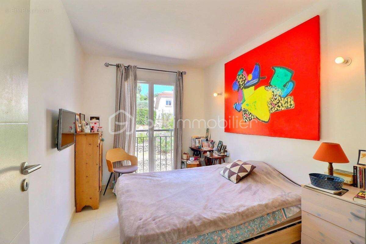 Appartement à SAINT-CYR-SUR-MER