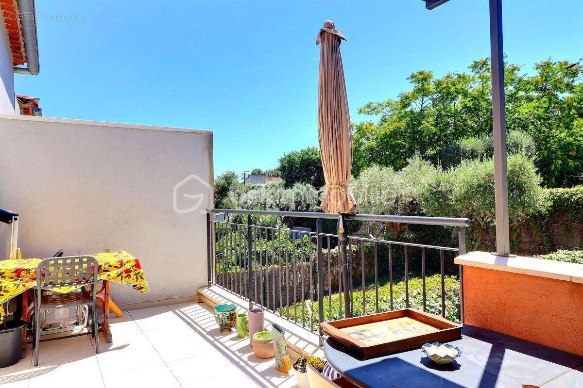 Appartement à SAINT-CYR-SUR-MER