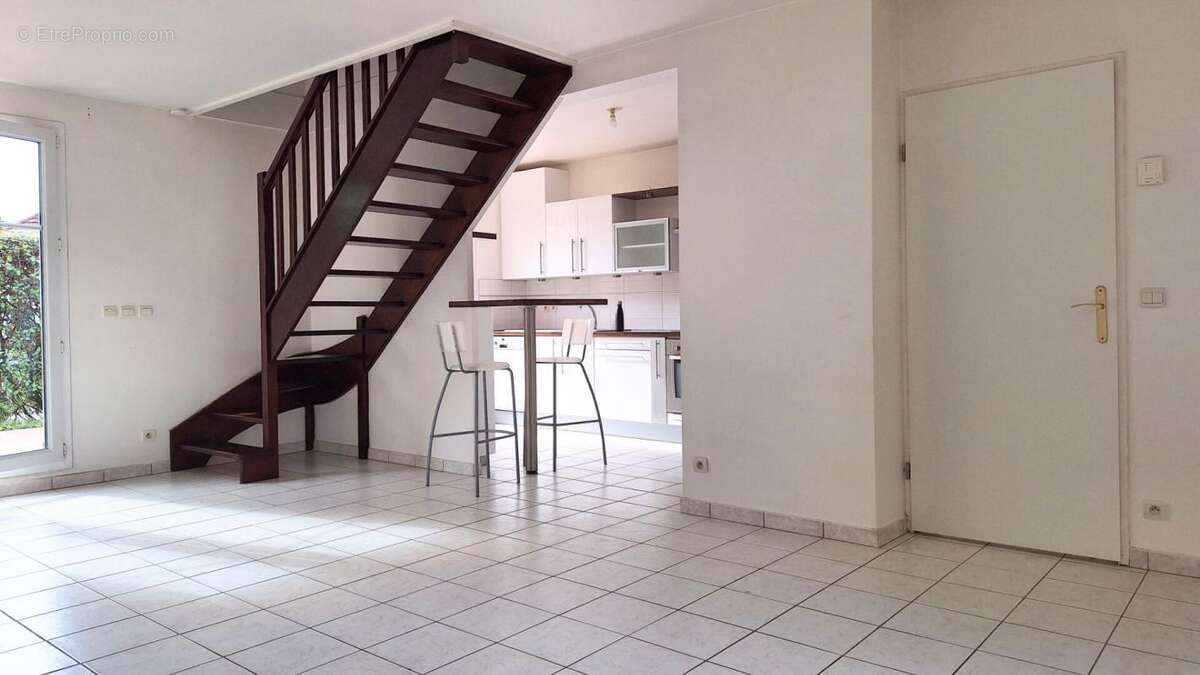 Maison à LES MOLIERES