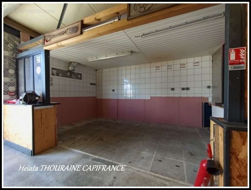 Commerce à AZAY-LE-BRULE