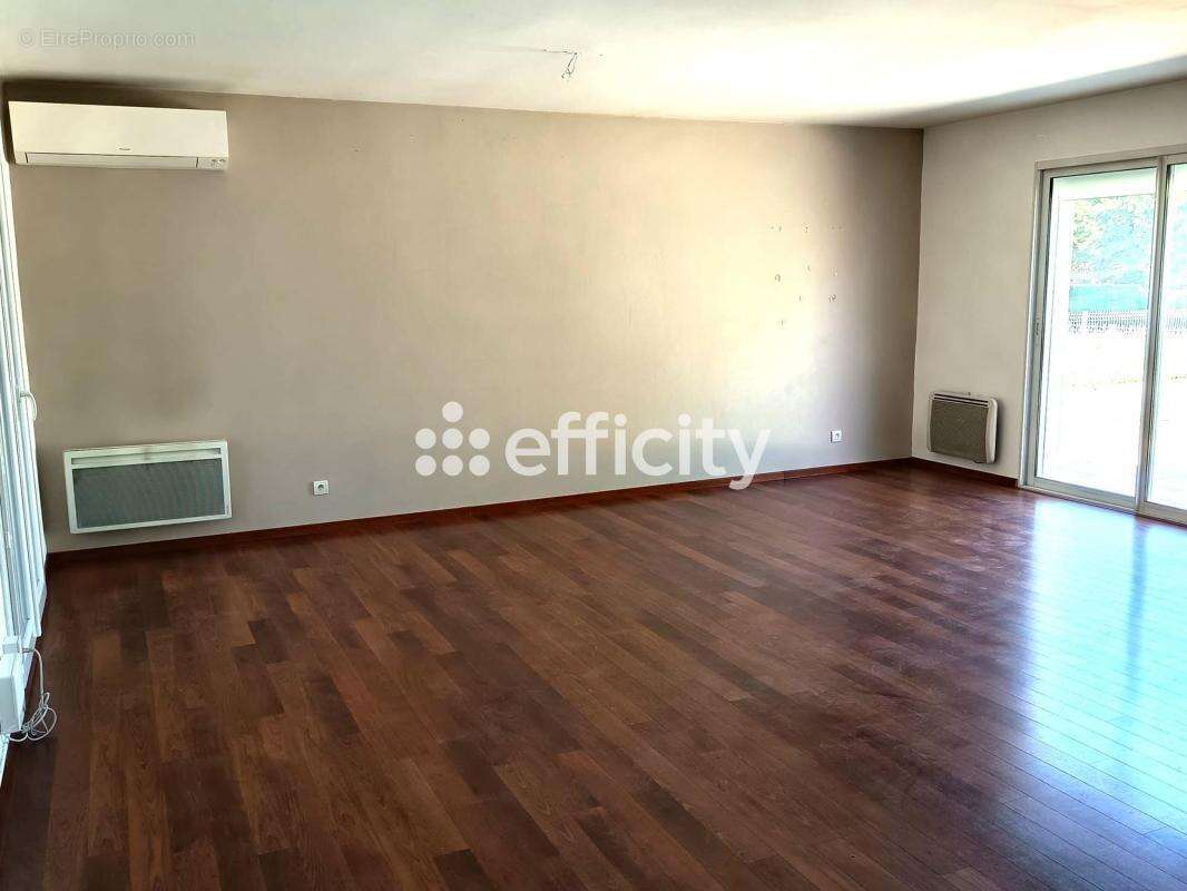 Maison à SAINTE-FOY-D&#039;AIGREFEUILLE