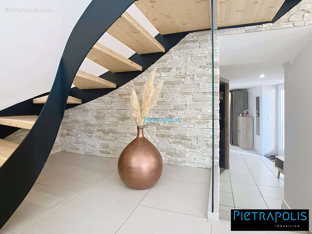 Maison à SAINT-LAGER