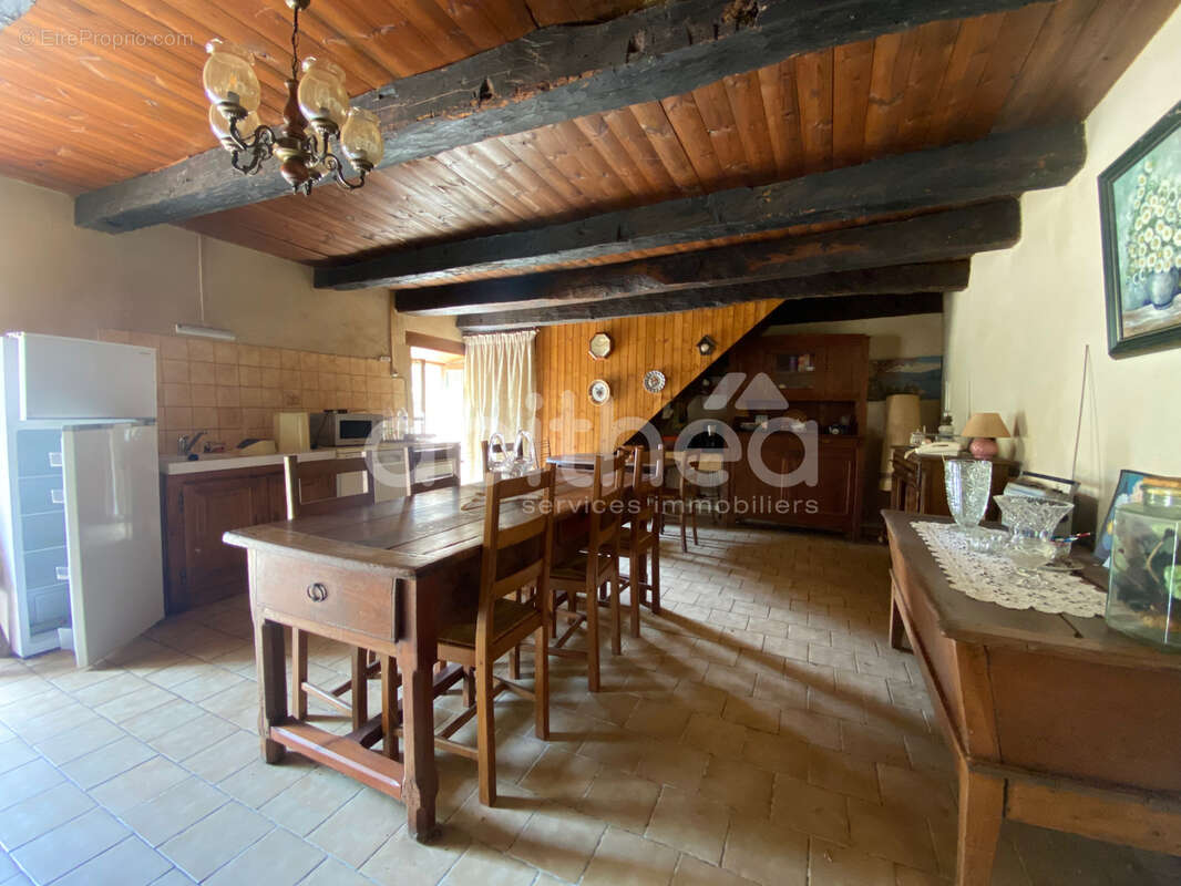 Maison à CHERVES-CHATELARS