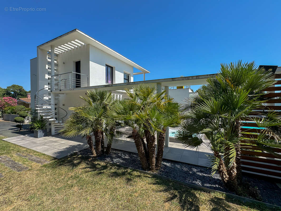 Maison à SAINT-PALAIS-SUR-MER