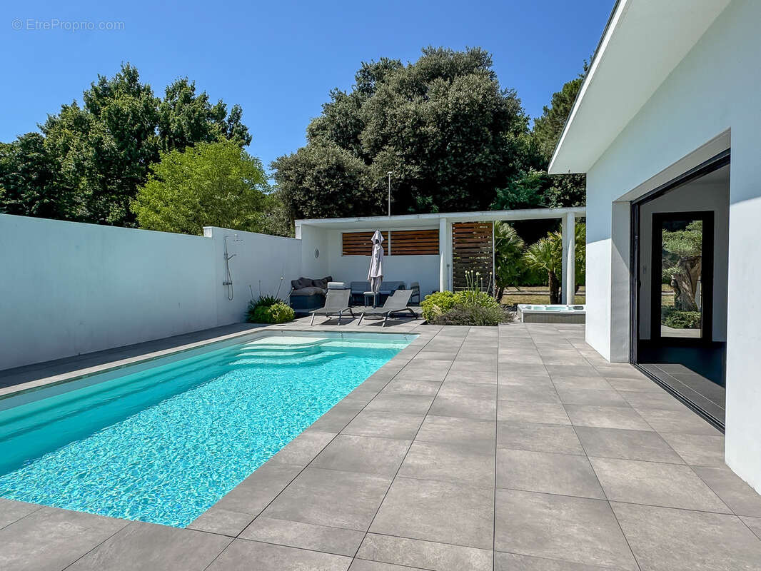 Maison à SAINT-PALAIS-SUR-MER