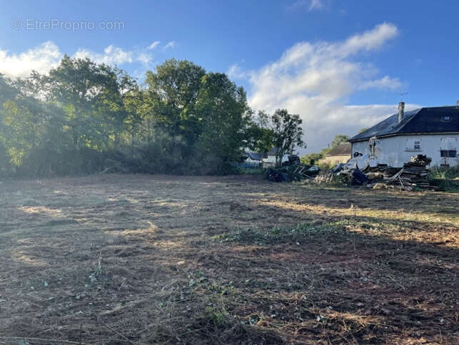 Terrain à LA LOUBIERE