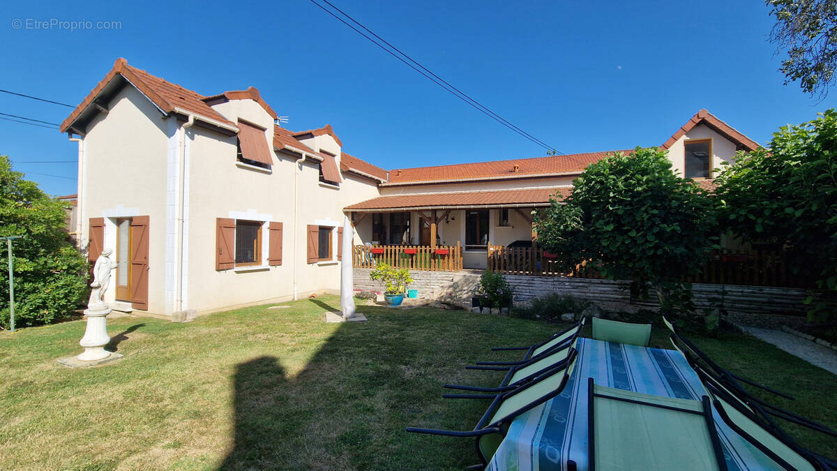 Maison à GOUSSAINVILLE