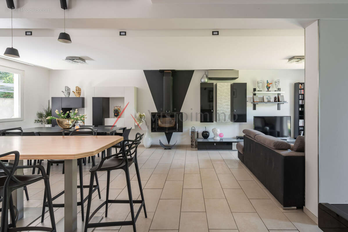 Maison à CHAMP-SUR-DRAC