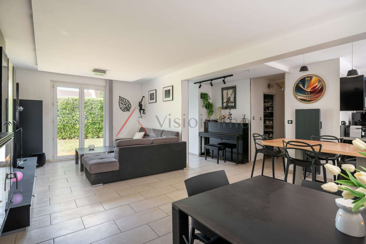 Maison à CHAMP-SUR-DRAC