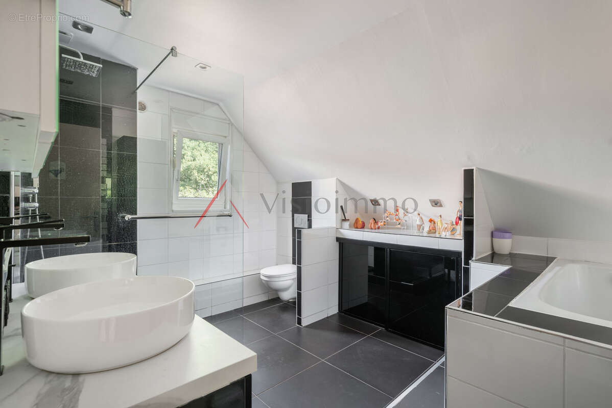 Maison à CHAMP-SUR-DRAC