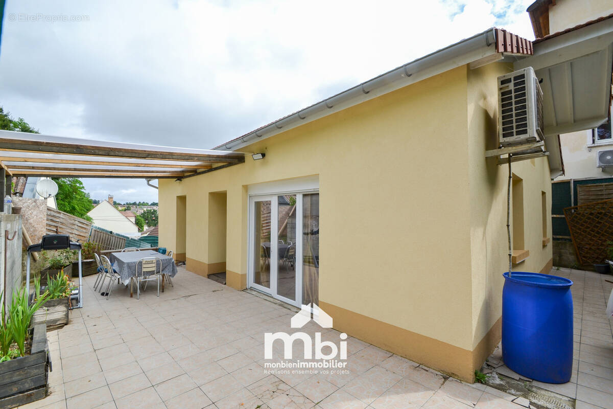 Maison à MARLY-LA-VILLE