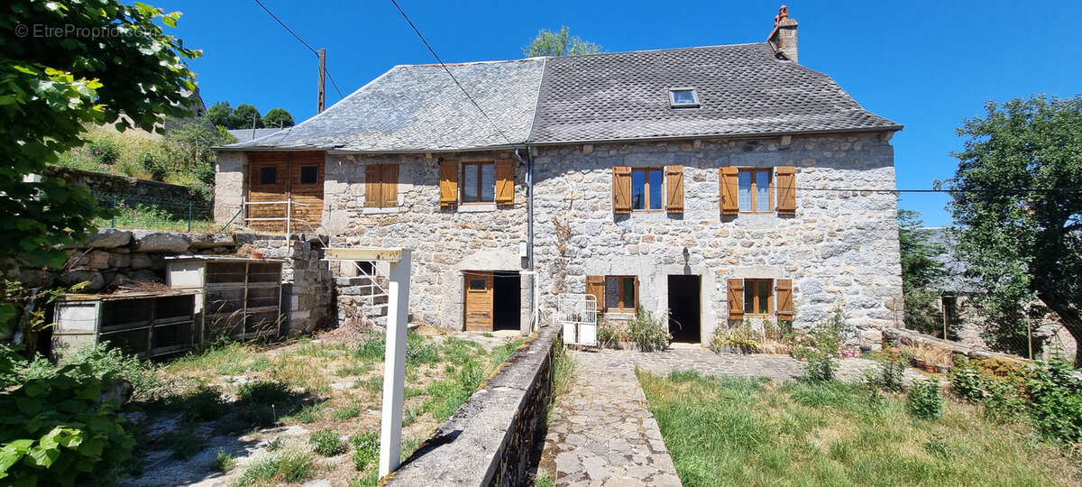 Maison à SAINT-URCIZE