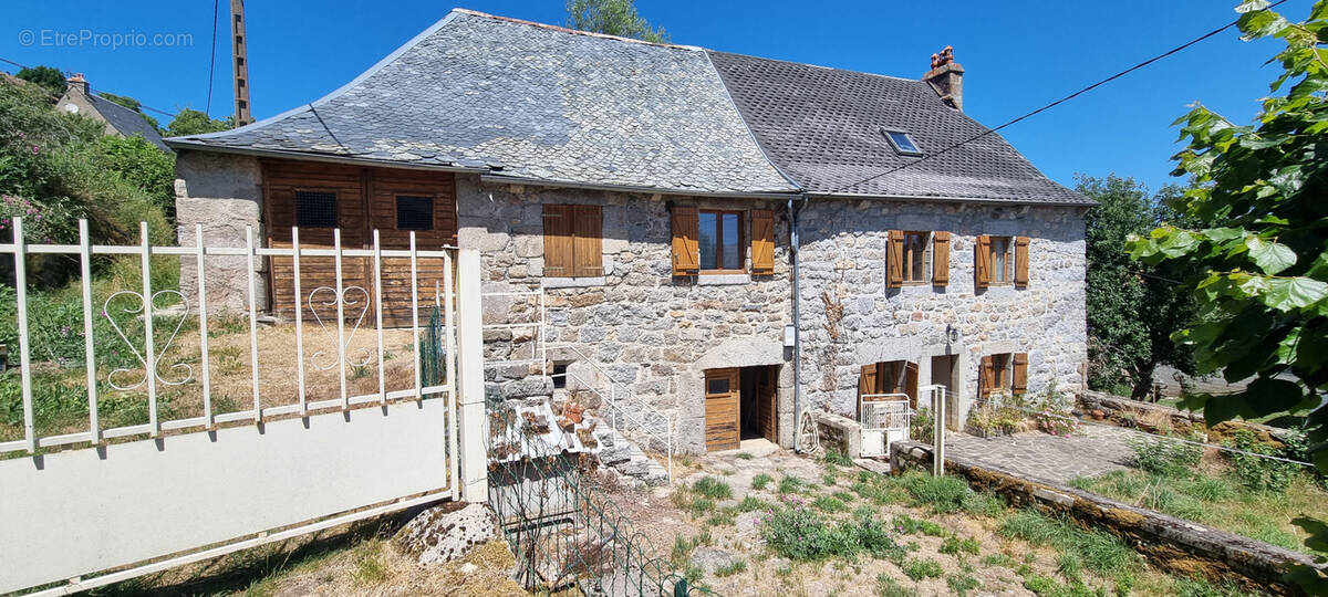 Maison à SAINT-URCIZE