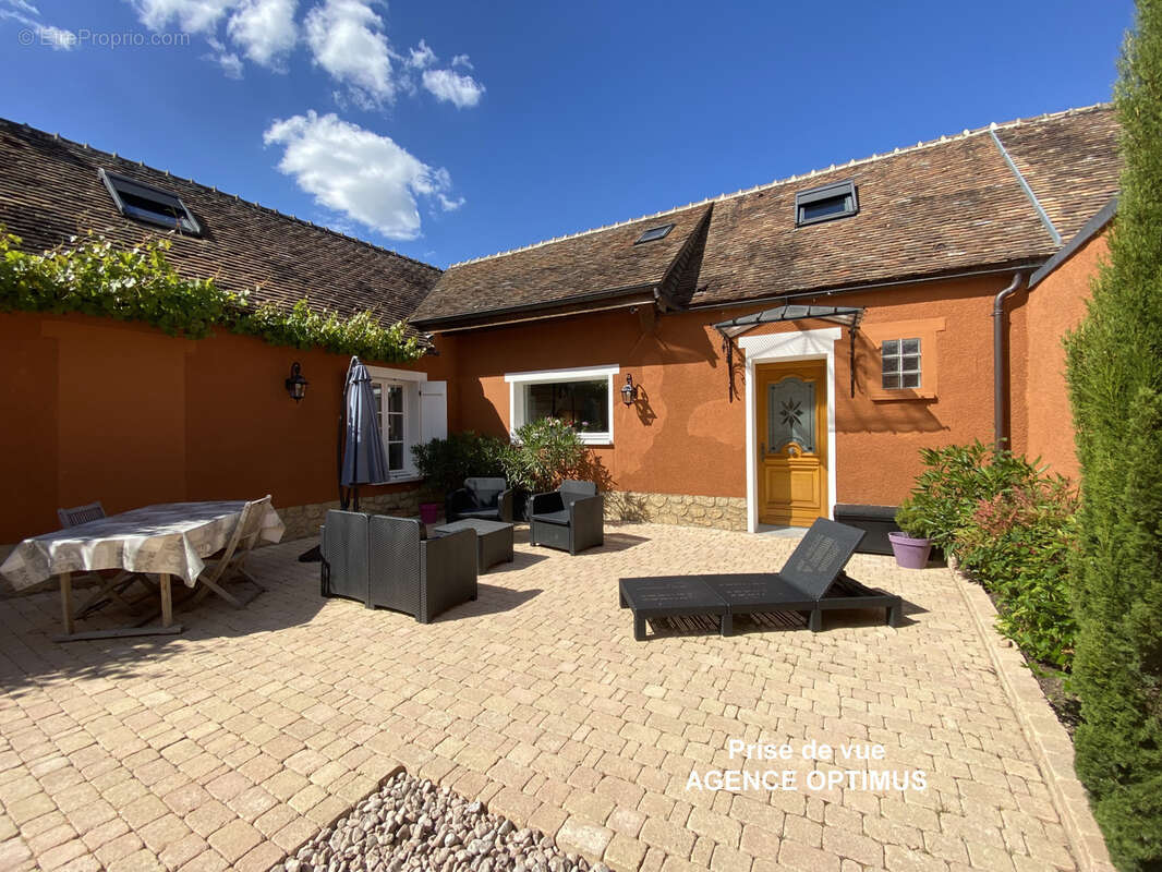 Maison à VILLENEUVE-LA-GUYARD