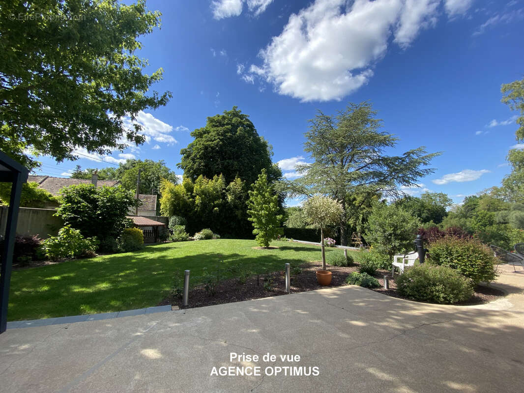 Maison à VILLENEUVE-LA-GUYARD