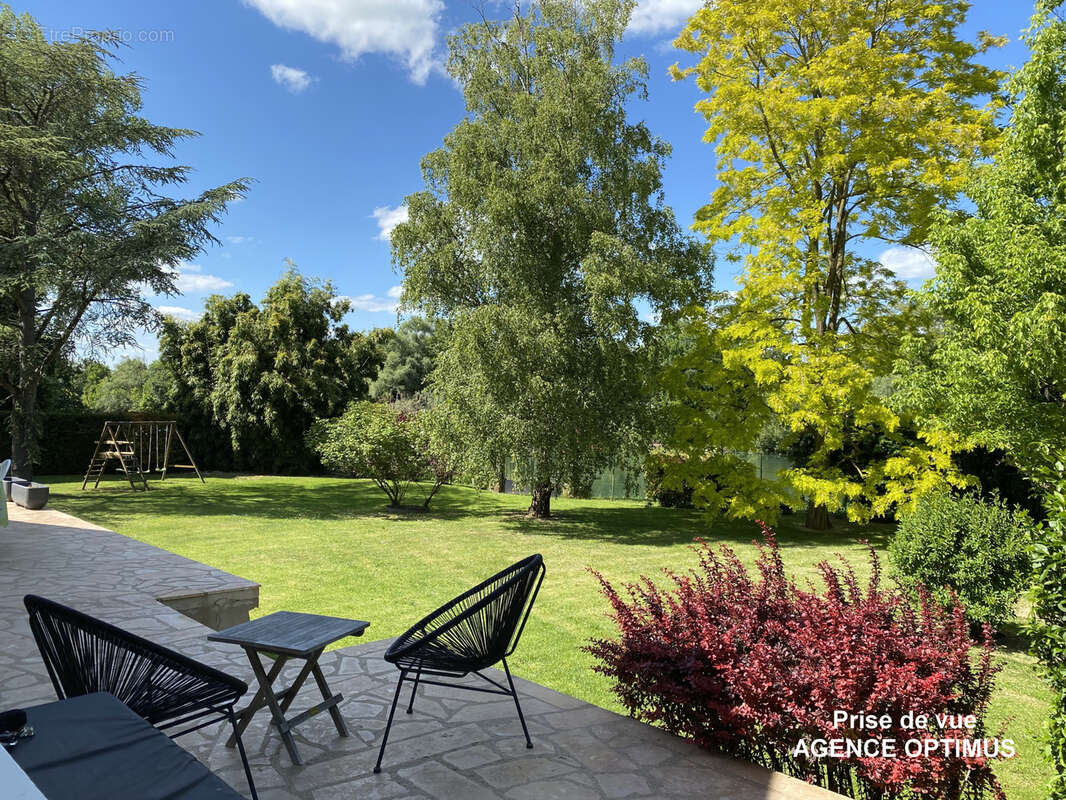 Maison à VILLENEUVE-LA-GUYARD