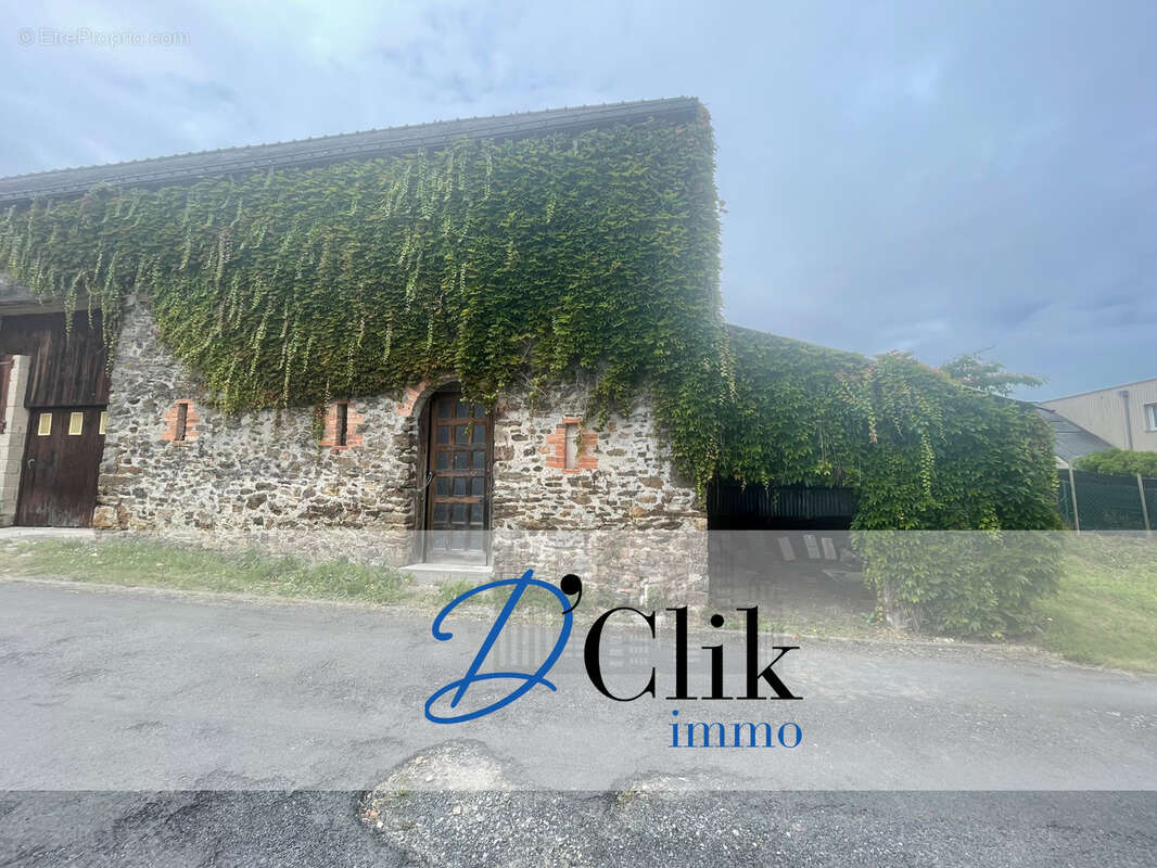 Maison à LE GENEST-SAINT-ISLE