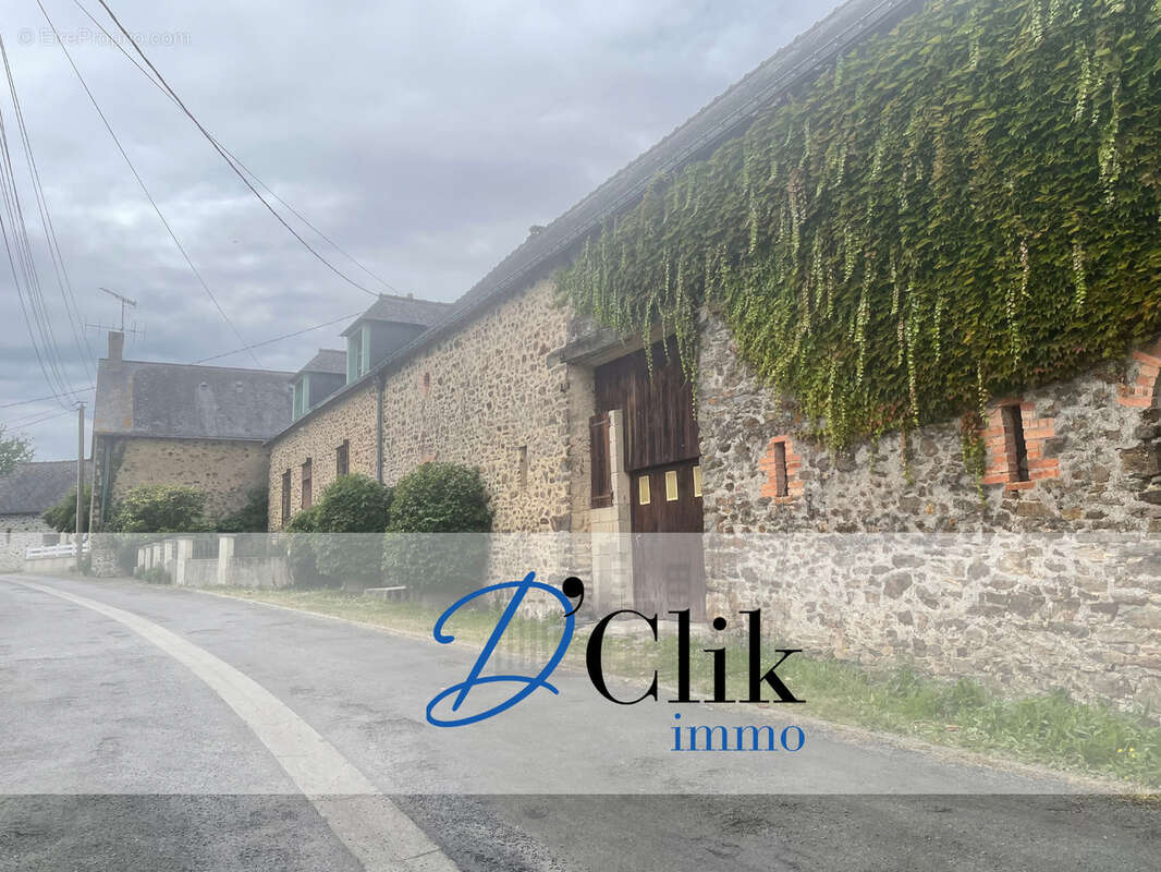 Maison à LE GENEST-SAINT-ISLE