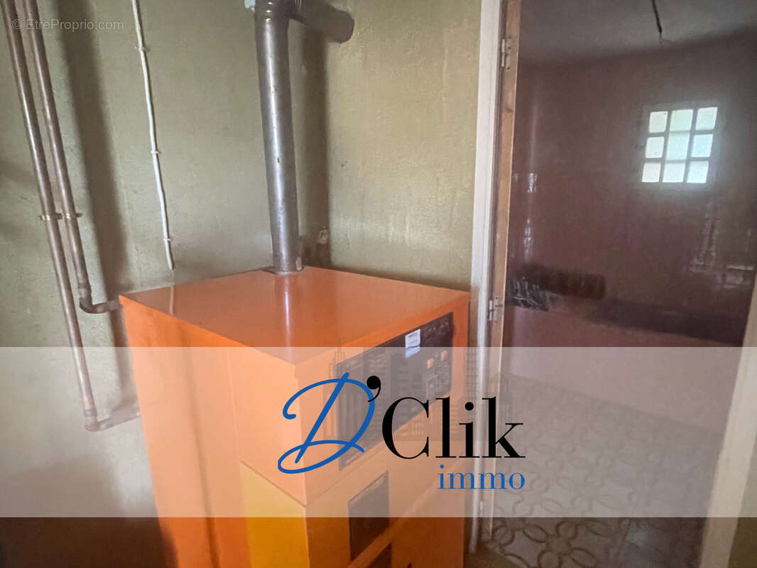 Maison à LE GENEST-SAINT-ISLE