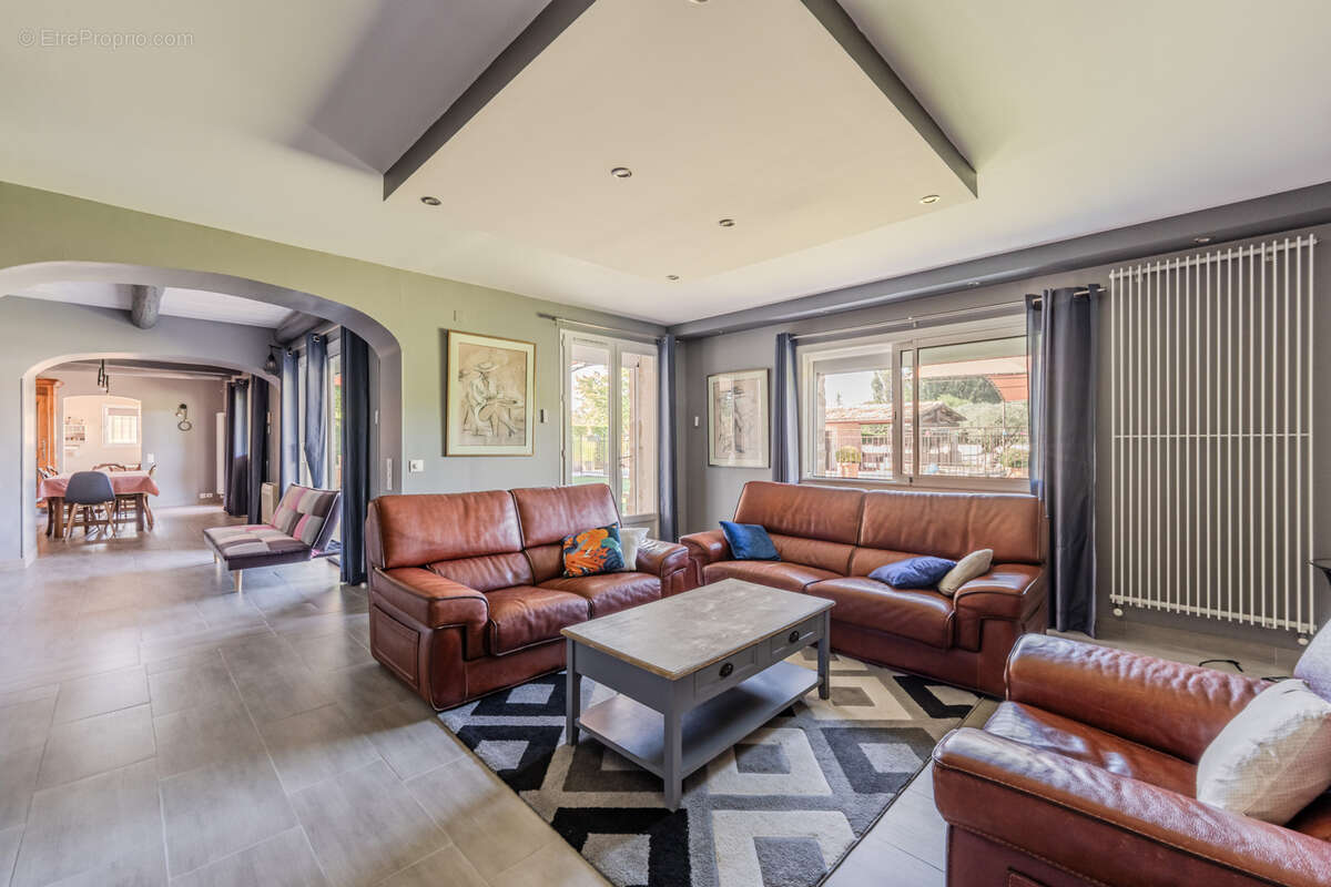 Maison à VILLELAURE