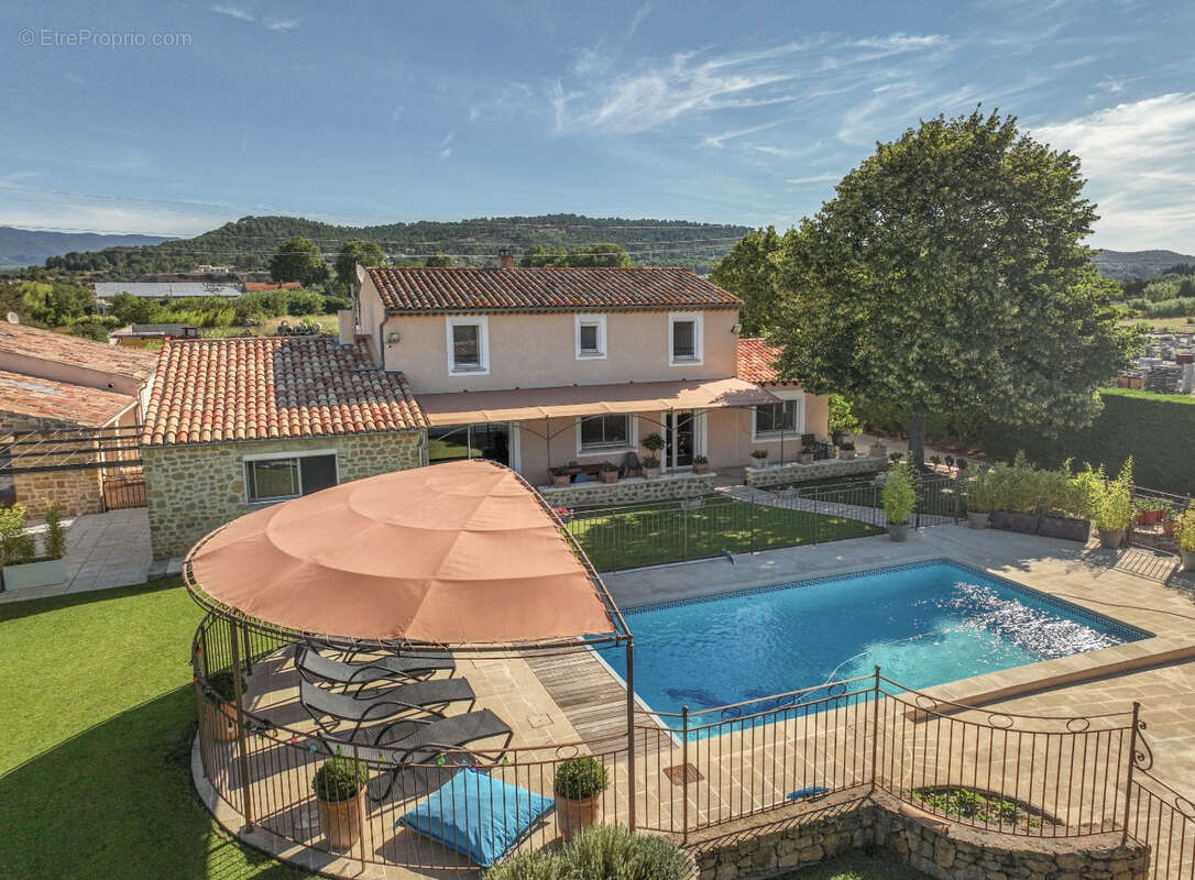 Maison à VILLELAURE