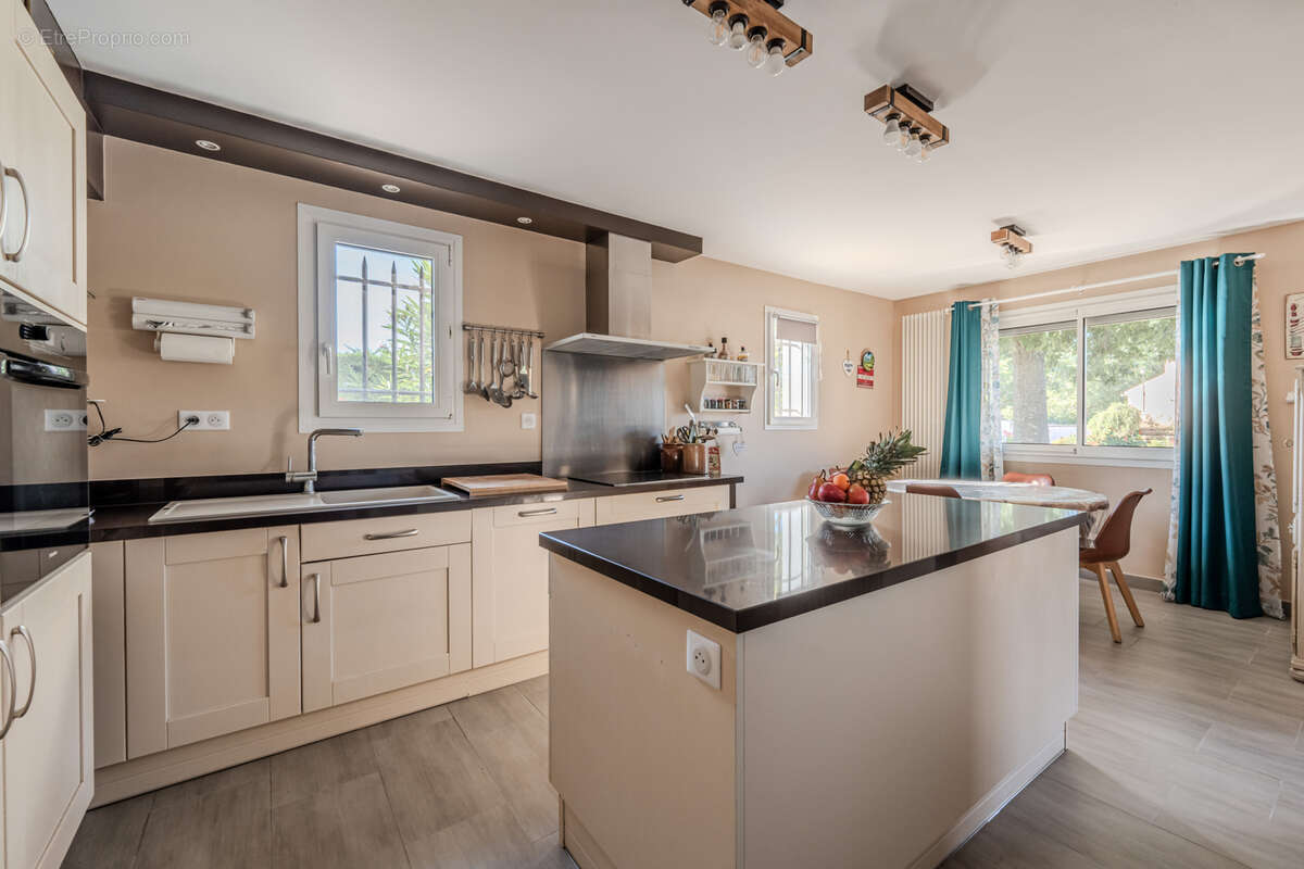 Maison à VILLELAURE