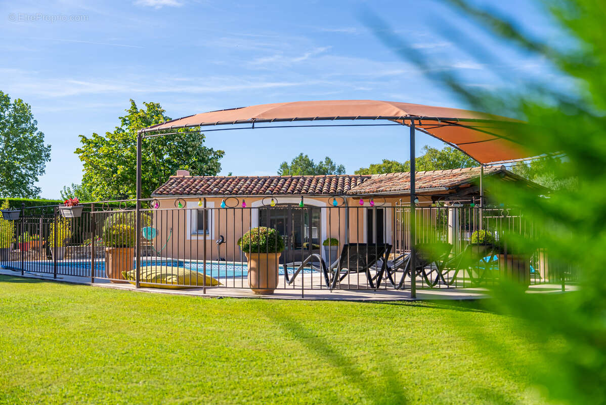 Maison à VILLELAURE