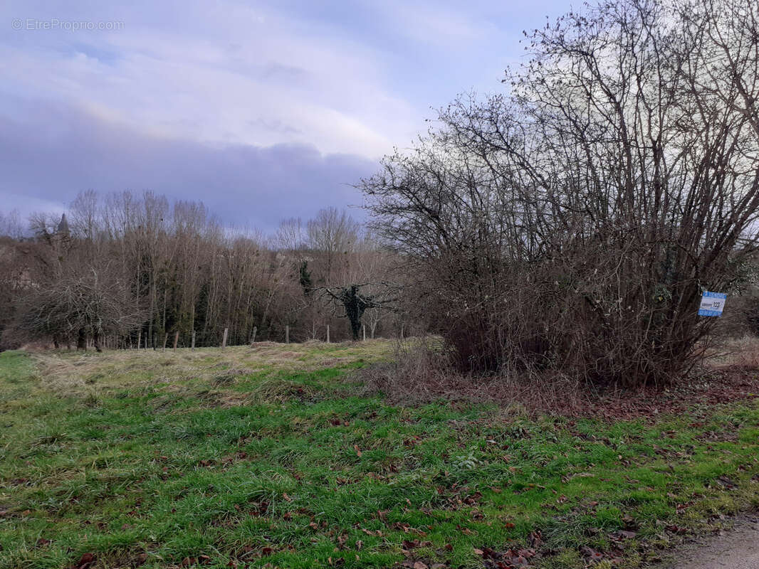 Terrain à MERRY-LA-VALLEE
