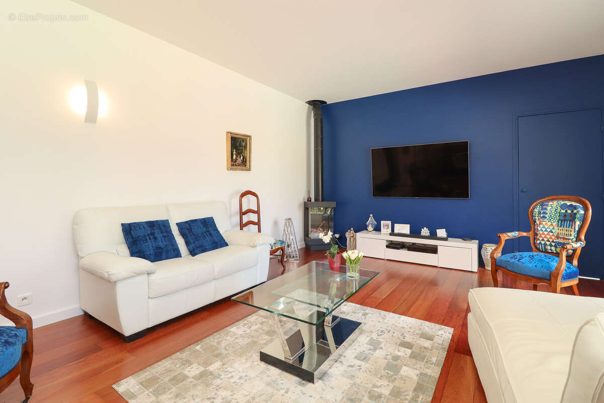 Maison à MONTAUROUX