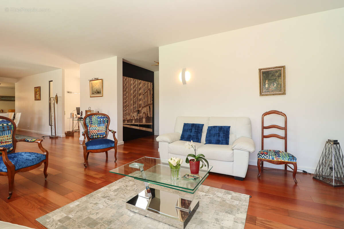 Maison à MONTAUROUX