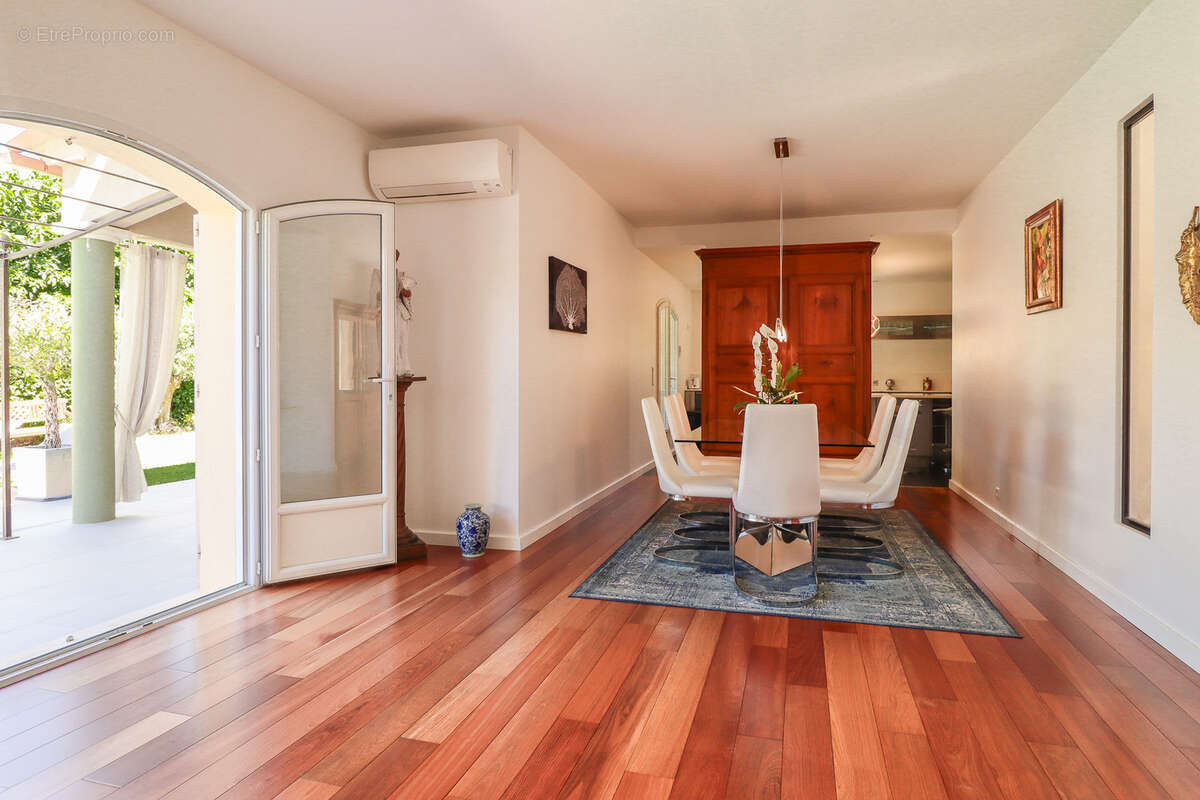 Maison à MONTAUROUX