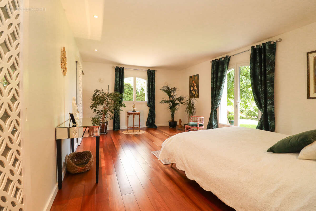 Maison à MONTAUROUX