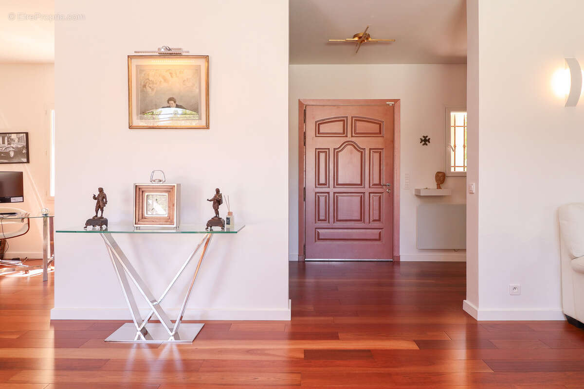 Maison à MONTAUROUX