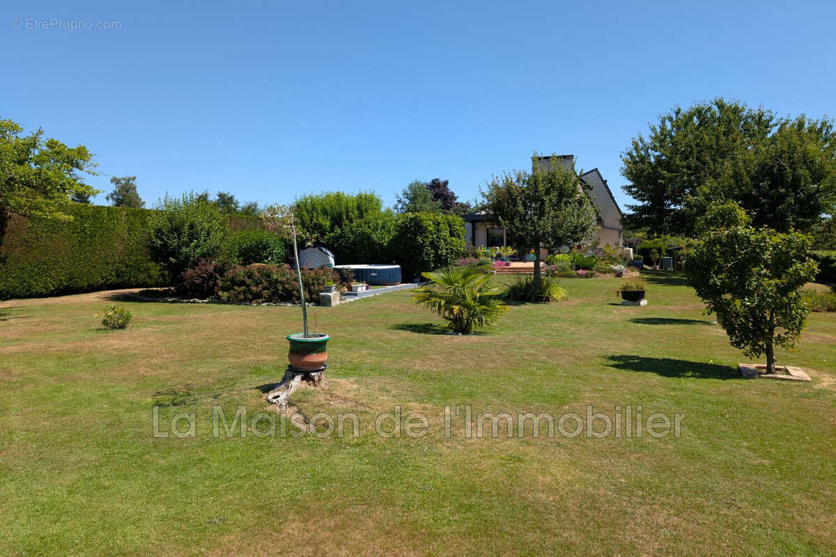 Maison à LA HARENGERE