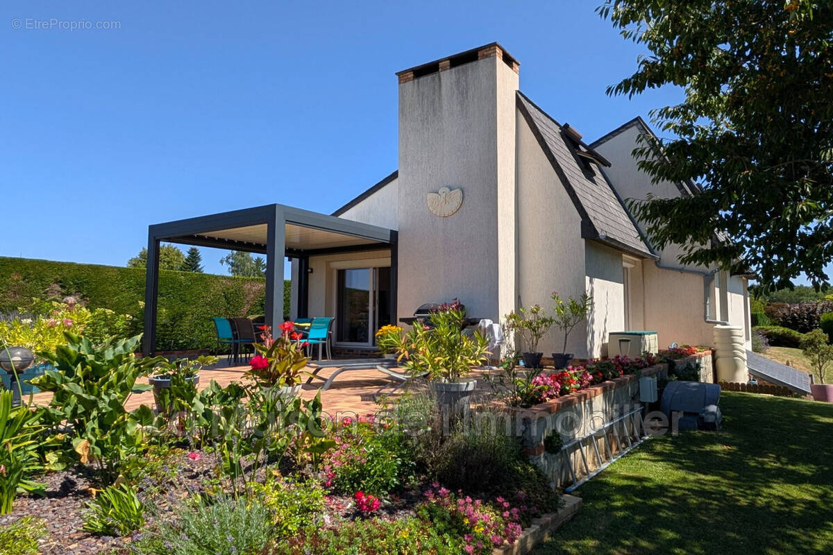 Maison à LA HARENGERE