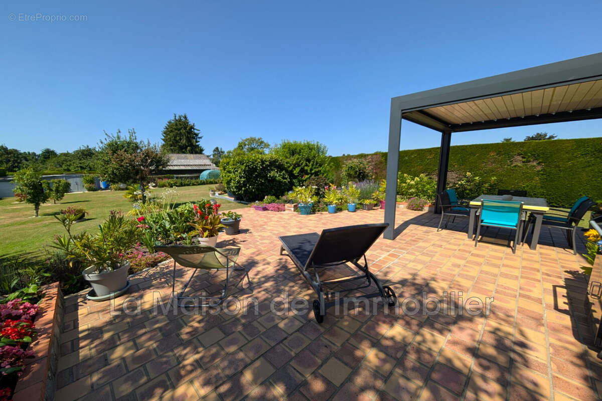 Maison à LA HARENGERE