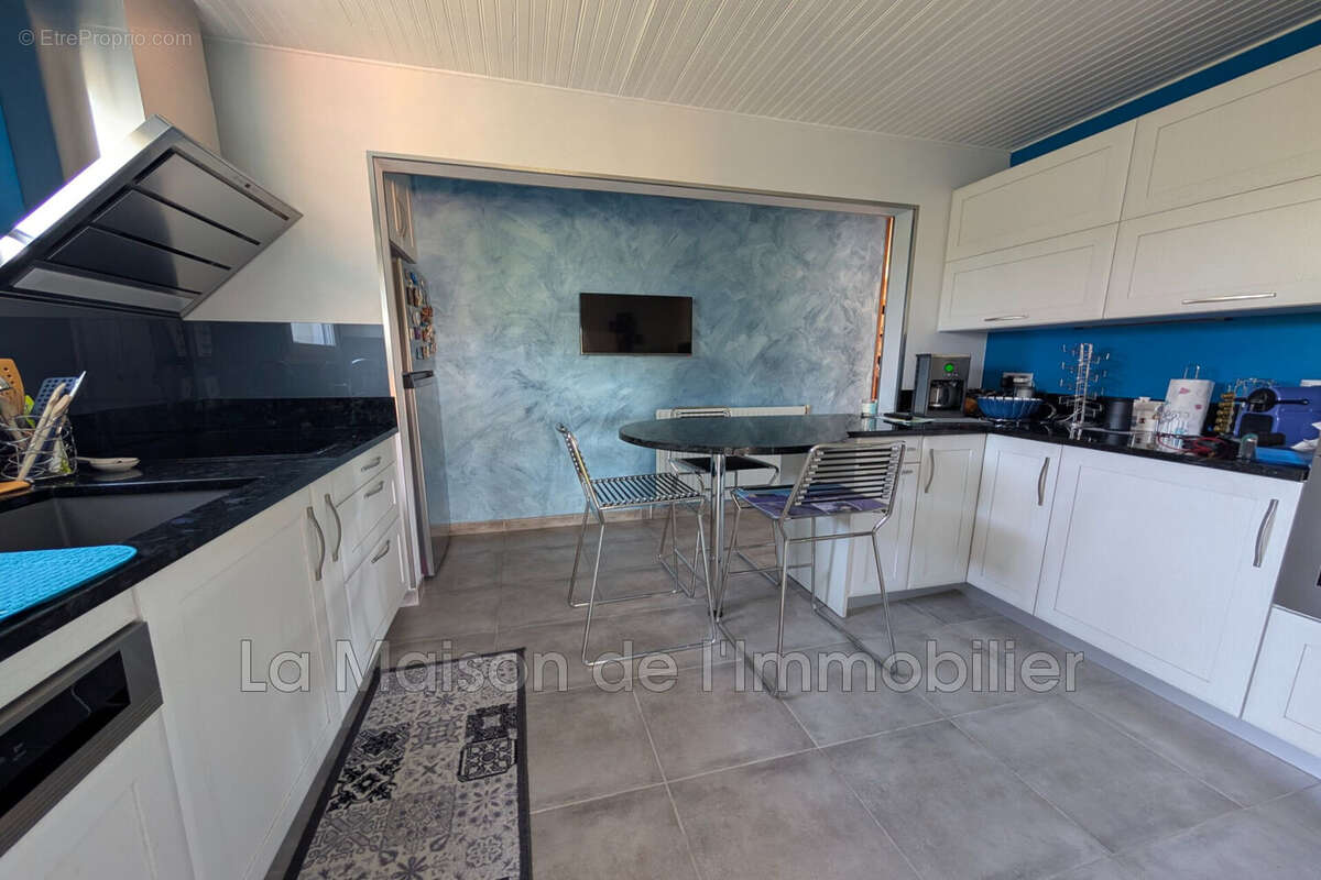 Maison à LA HARENGERE