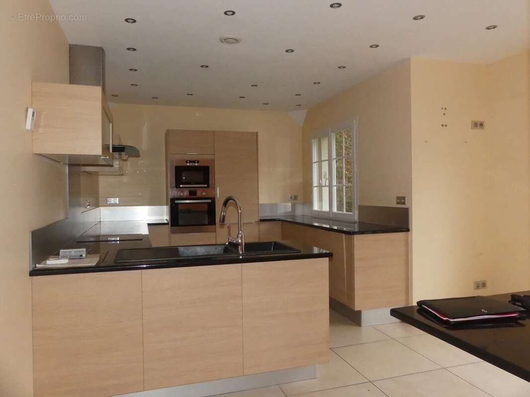 Maison à SAINT-SERNIN-DU-BOIS